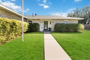 411 Oak St, Bastrop, TX 78602 - Photo 3