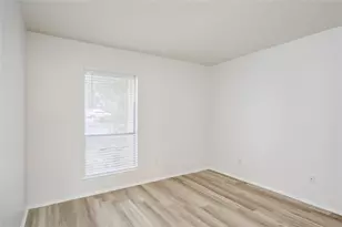 6910 Hart Ln, Austin, TX 78731 - Photo 11