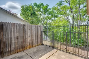 6910 Hart Ln, Austin, TX 78731 - Photo 17