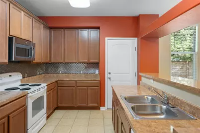 2046 Ridge View Drive, San Marcos, TX 78666 - Photo 9