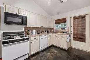 1811 W 39th St, Austin, TX 78731 - Photo 23