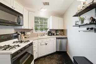 1811 W 39th St, Austin, TX 78731 - Photo 17