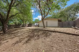 6810 Langston Dr, Austin, TX 78723 - Photo 35