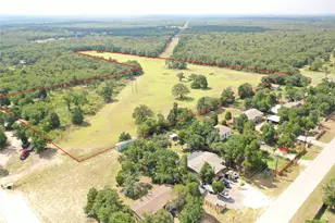 446 Las Lomas Dr, Elgin, TX 78621 - Photo 3