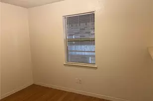 908 Emile St, Bastrop, TX 78602 - Photo 5