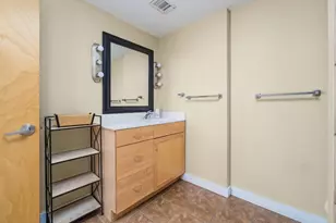 711 W 26th St, Austin, TX 78705 - Photo 15