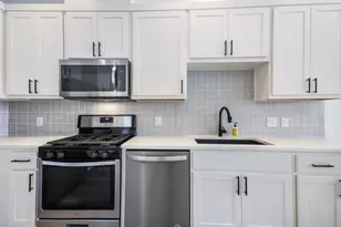 607 W Saint Johns Ave, Austin, TX 78752 - Photo 7