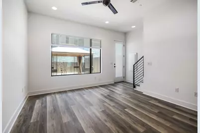 607 W Saint Johns Avenue #2, Austin, TX 78752 - Photo 9