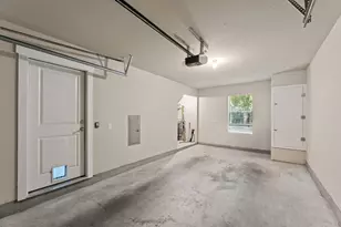 1601 Miriam Ave, Austin, TX 78702 - Photo 9