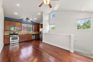 1601 Miriam Ave, Austin, TX 78702 - Photo 3