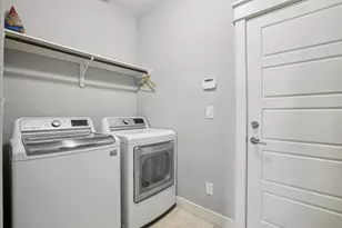 1910 E 10th St, Austin, TX 78702 - Photo 25