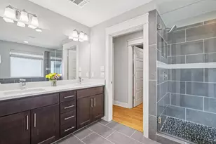 1910 E 10th St, Austin, TX 78702 - Photo 17