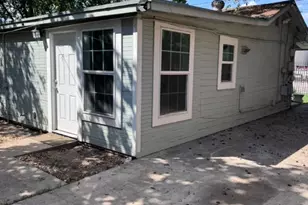 2209 E 5th St., Austin, TX 78702 - Photo 9