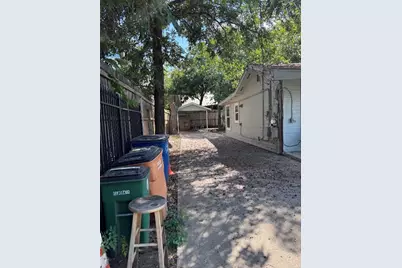 2209 E 5th Street, Austin, TX 78702 - Photo 3