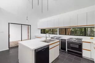 708 Snyder Hill Dr, San Marcos, TX 78666 - Photo 7