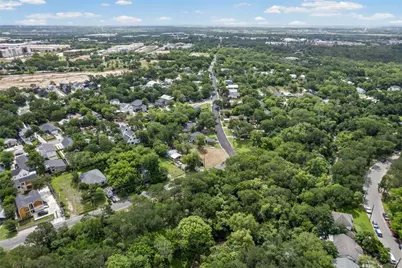 1201 Fort Branch Boulevard, Austin, TX 78721 - Photo 9