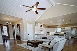 126 Pack Saddle Dr, Bastrop, TX 78602 - Photo 5