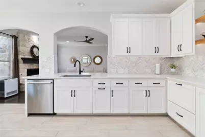 8032 Via Verde Drive, Austin, TX 78739 - Photo 15