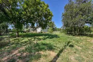 681 Co Rd 474, Elgin, TX 78621 - Photo 23