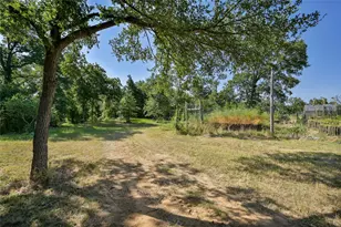 681 Co Rd 474, Elgin, TX 78621 - Photo 25