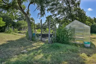 681 Co Rd 474, Elgin, TX 78621 - Photo 21