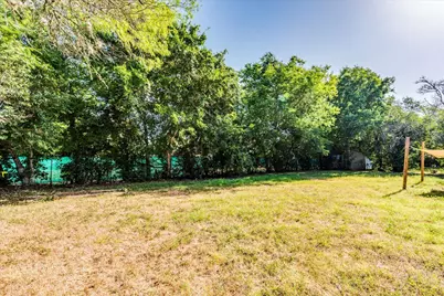 609 Cottonwod Street, Lockhart, TX 78644 - Photo 27