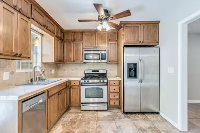 609 Cottonwod Street, Lockhart, TX 78644 - Photo 7