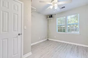 609 Cottonwod St, Lockhart, TX 78644 - Photo 11