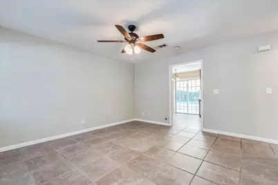 609 Cottonwod Street, Lockhart, TX 78644 - Photo 3