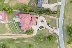 481 Chimney Cove Dr, Marble Falls, TX 78654 - Photo 37