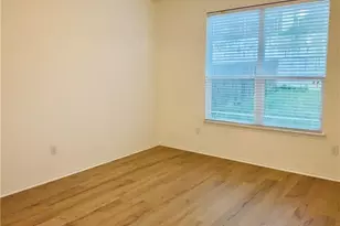 7112 Ondantra Bnd, Austin, TX 78744 - Photo 9