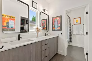 1404 E M. Franklin Ave, Austin, TX 78721 - Photo 21