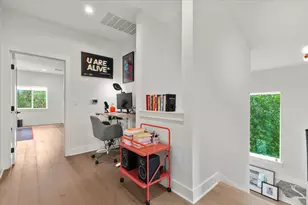 1404 E M. Franklin Ave, Austin, TX 78721 - Photo 11