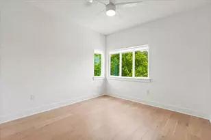 1404 E M. Franklin Ave, Austin, TX 78721 - Photo 25