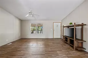 162 Jeffrey Dr, Cedar Creek, TX 78612 - Photo 3