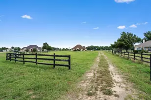 130 Cotton Rows Ln, Taylor, TX 76574 - Photo 3