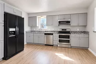 303 E Austin Ave, Round Rock, TX 78664 - Photo 5