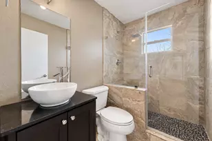 303 E Austin Ave, Round Rock, TX 78664 - Photo 9