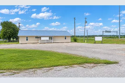 2501 Colorado Street, Lockhart, TX 78644 - Photo 1