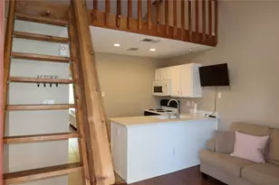 2210 Pearl St, Austin, TX 78705 - Photo 17