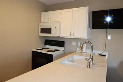 2210 Pearl Street #303, Austin, TX 78705 - Photo 5