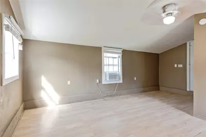 108 S Avenue A Avenue #B, Elgin, TX 78621 - Photo 3