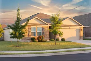 527 N Hendelson Ln, Hutto, TX 78634 - Photo 1