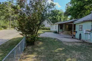 2015 Holly St, Austin, TX 78702 - Photo 23
