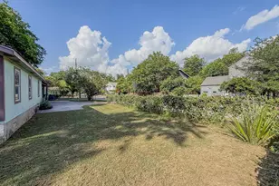 2015 Holly St, Austin, TX 78702 - Photo 21