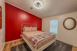 2015 Holly St, Austin, TX 78702 - Photo 5
