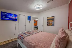 2015 Holly St, Austin, TX 78702 - Photo 11