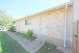 1013 Fieldwood Dr, Austin, TX 78758 - Photo 3