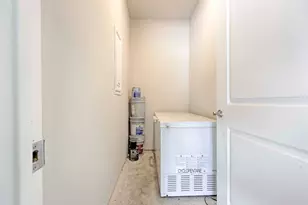 206 E Hinton Rd, Weimar, TX 78962 - Photo 23