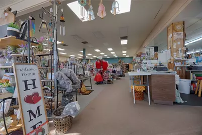 520 N Main Street, Schulenburg, TX 78956 - Photo 7